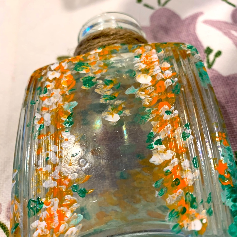 🌹❤️orange antique painted bottle